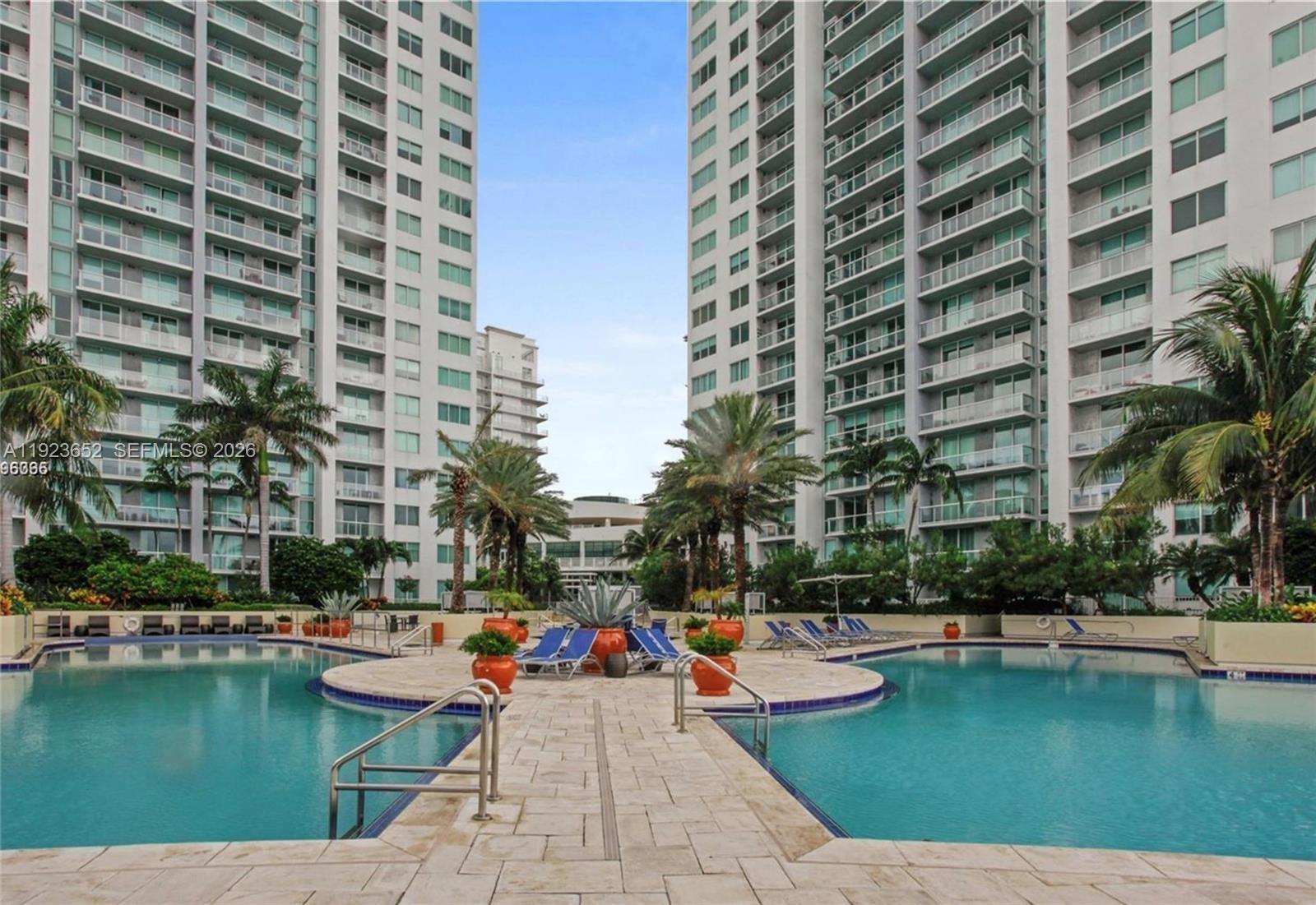 image Vizcayne South10