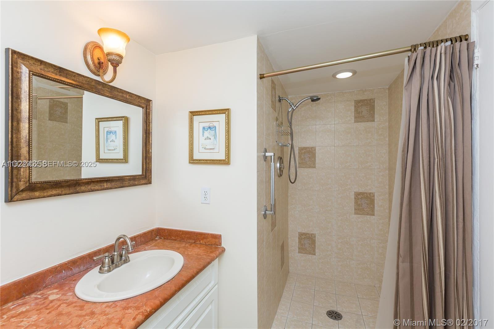 2500 Parkview Dr #1207 Hallandale Beach, FL 33009