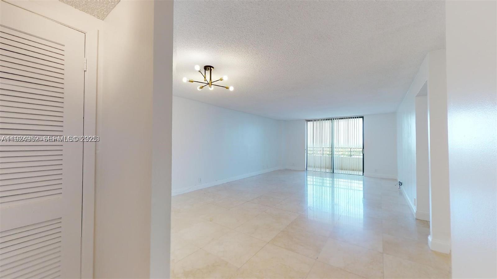 2500 Parkview Dr #1207 Hallandale Beach, FL 33009