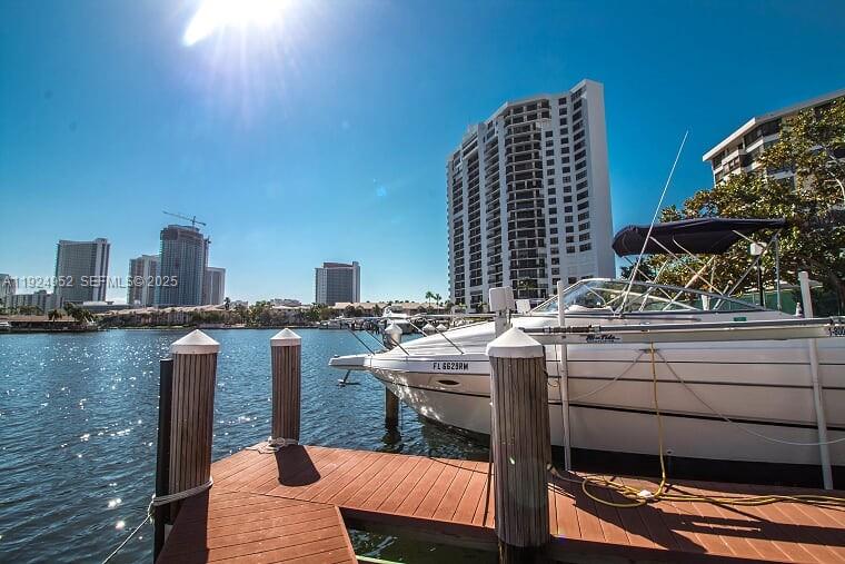 2500 Parkview Dr #1207 Hallandale Beach, FL 33009