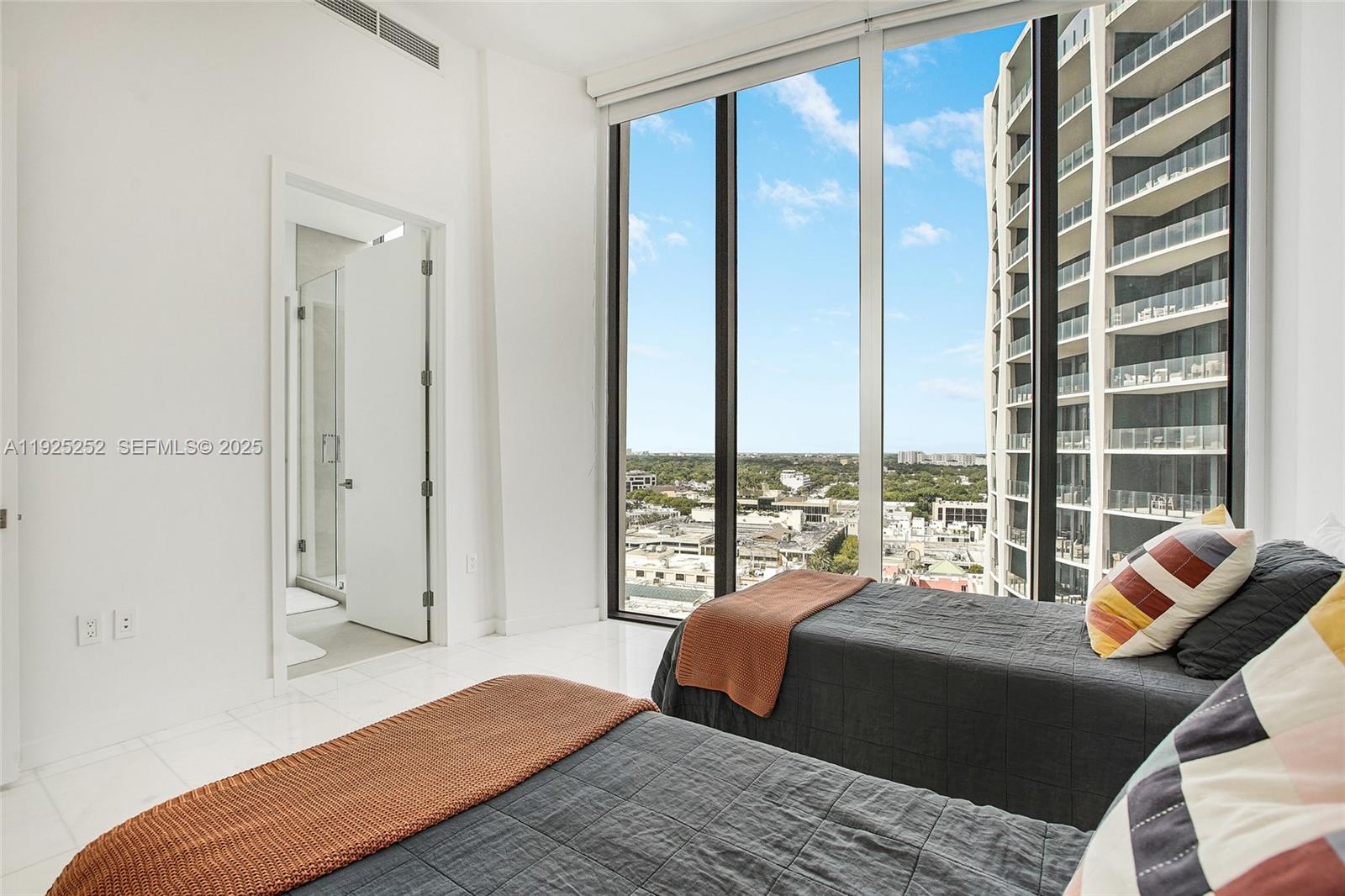 2821 S Bayshore Dr #15C Miami, FL 33133