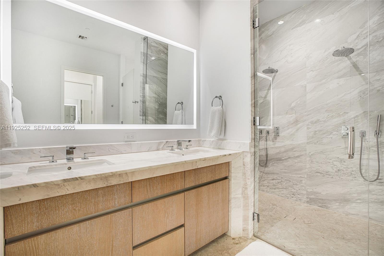 2821 S Bayshore Dr #15C Miami, FL 33133