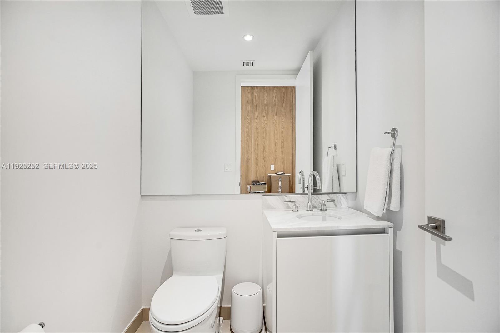 2821 S Bayshore Dr #15C Miami, FL 33133