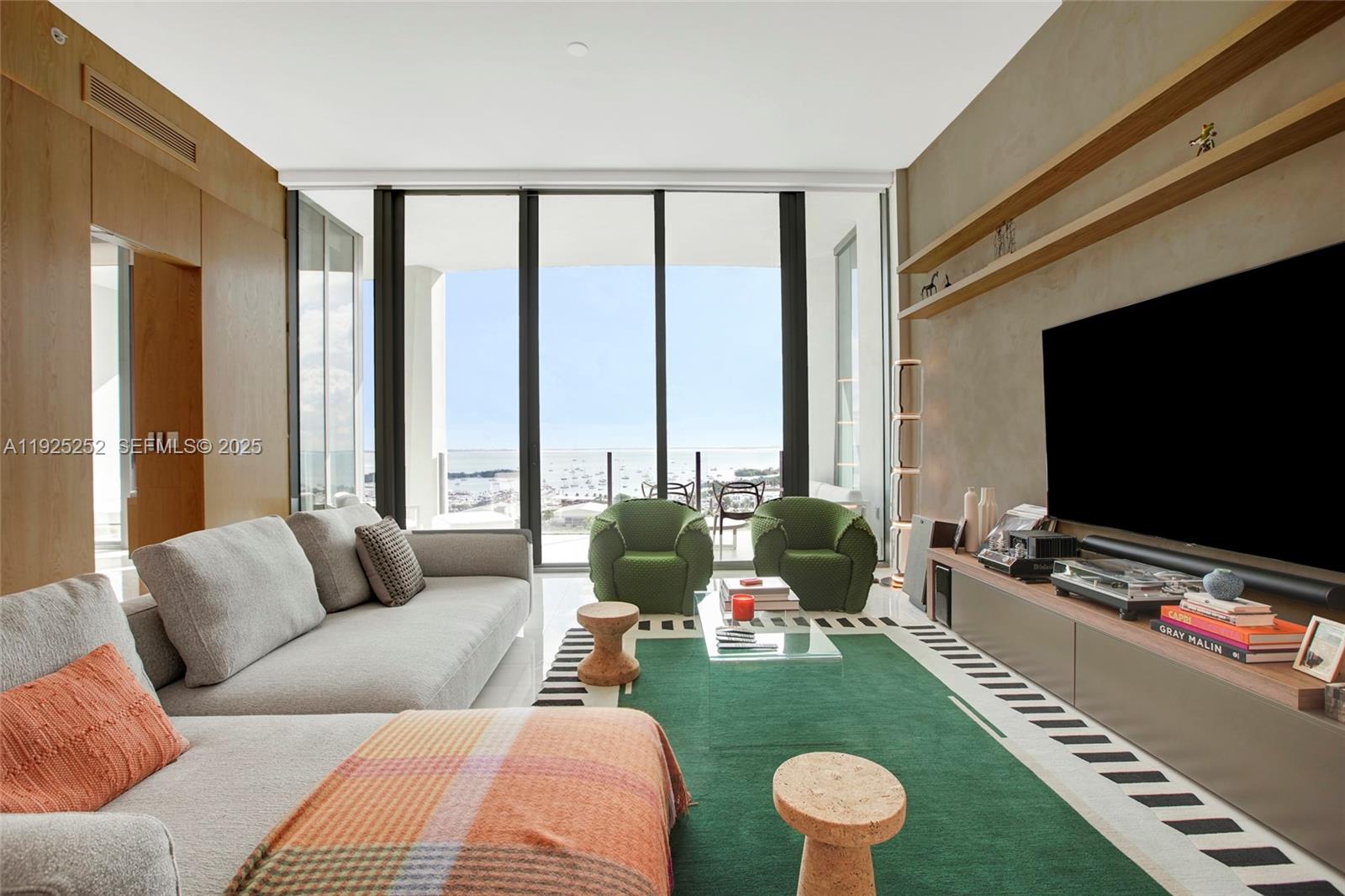 2821 S Bayshore Dr #15C Miami, FL 33133