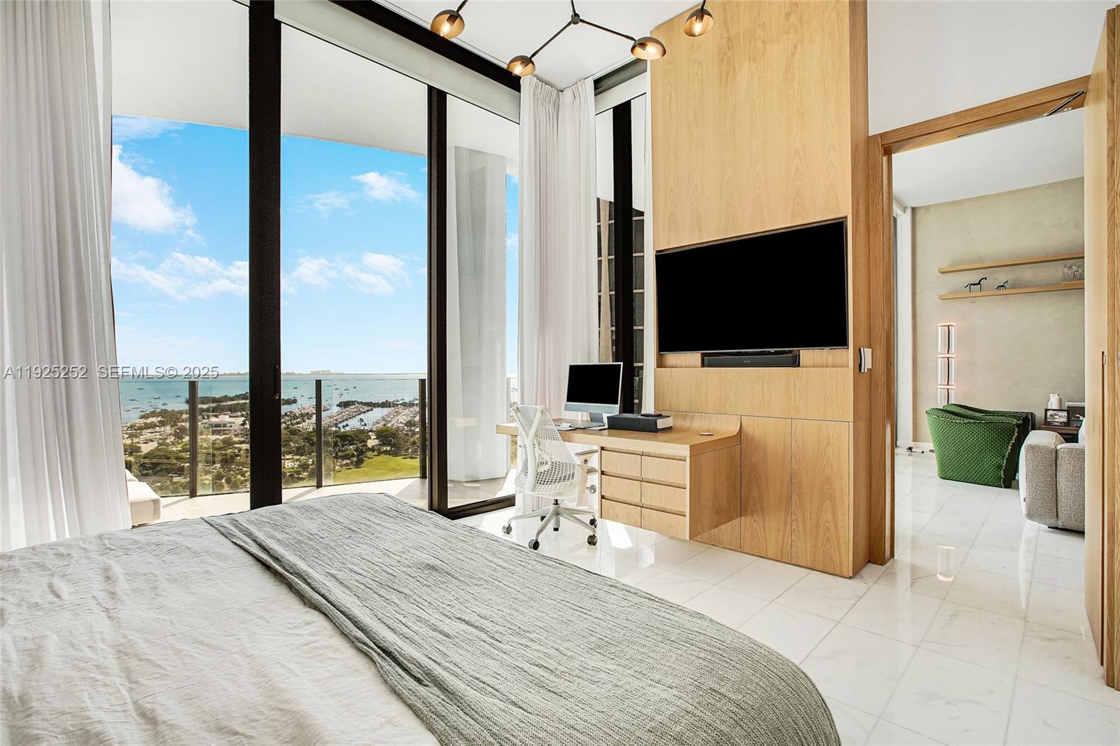 2821 S Bayshore Dr #15C Miami, FL 33133