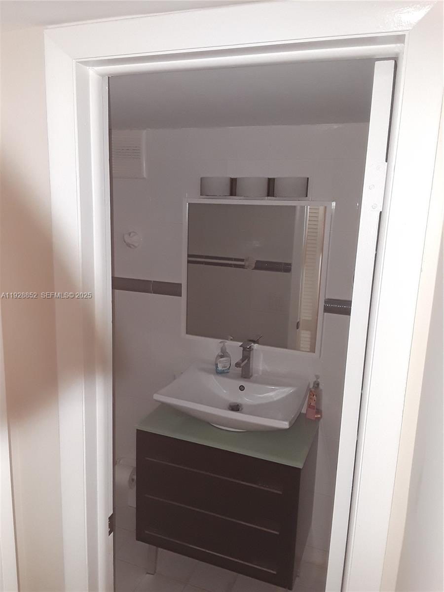 250 180th Dr #159 Sunny Isles Beach, FL 33160