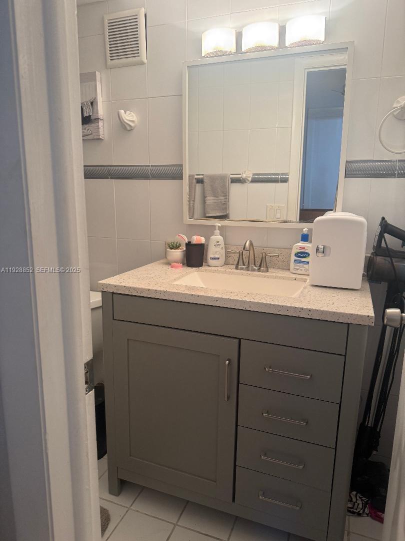 250 180th Dr #159 Sunny Isles Beach, FL 33160