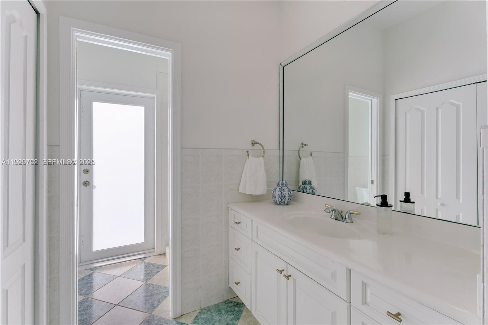 9221 SW 170th Ln Palmetto Bay, FL 33157