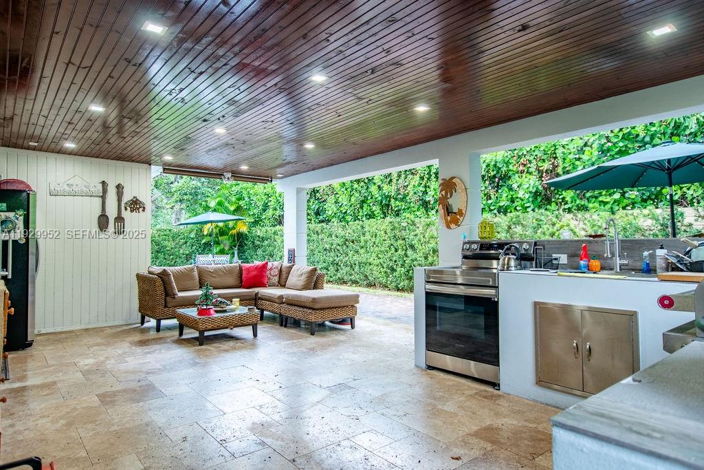 6541 Lake Como Ter Miami Lakes, FL 33014