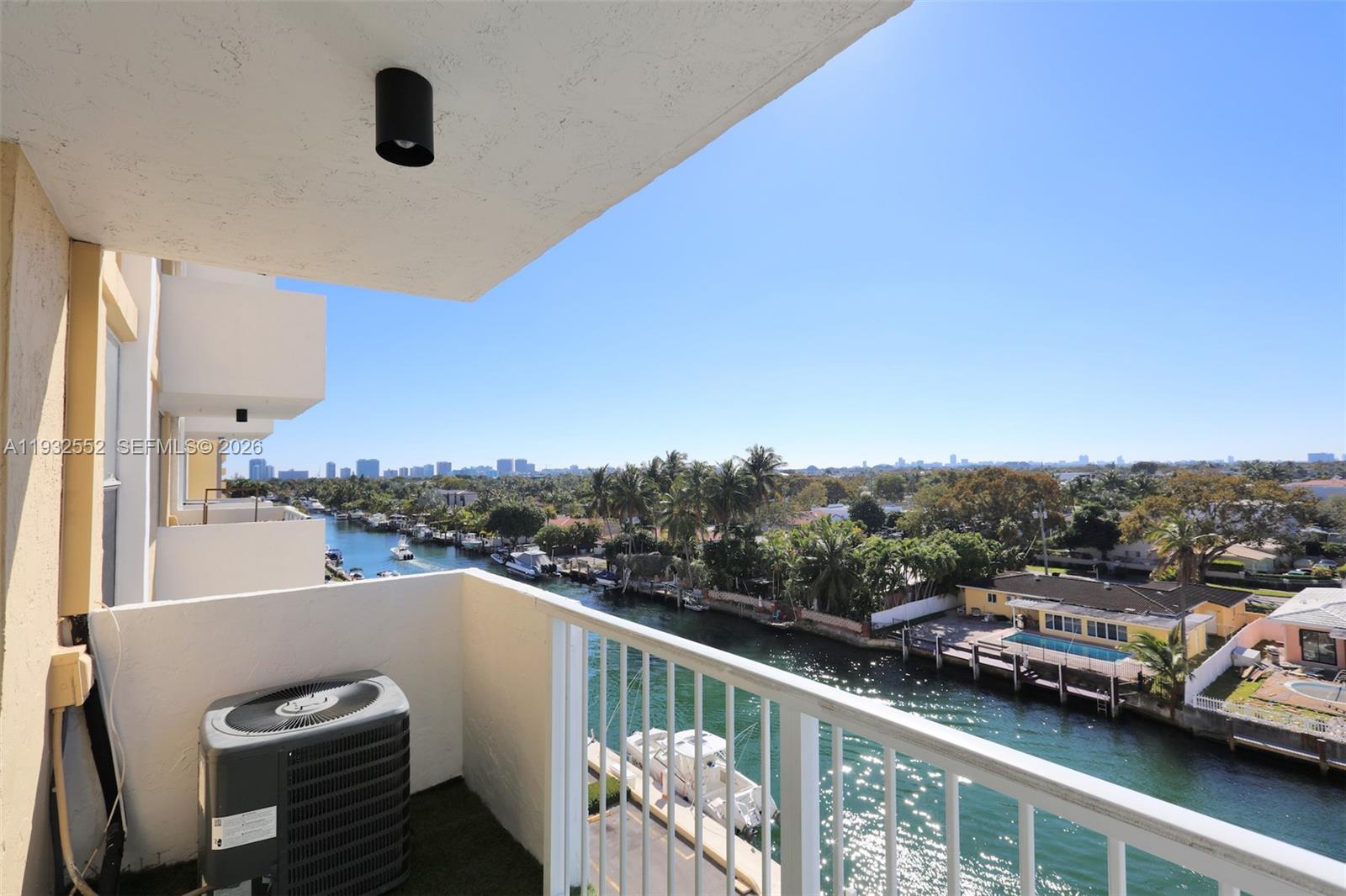 2020 NE 135th St #607 North Miami, FL 33181