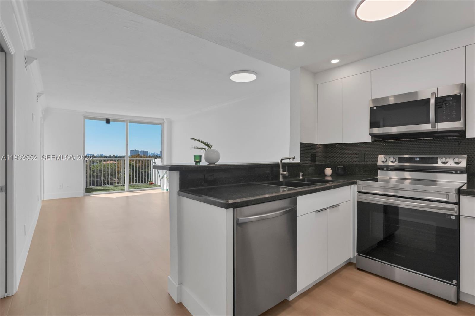 2020 NE 135th St #607 North Miami, FL 33181