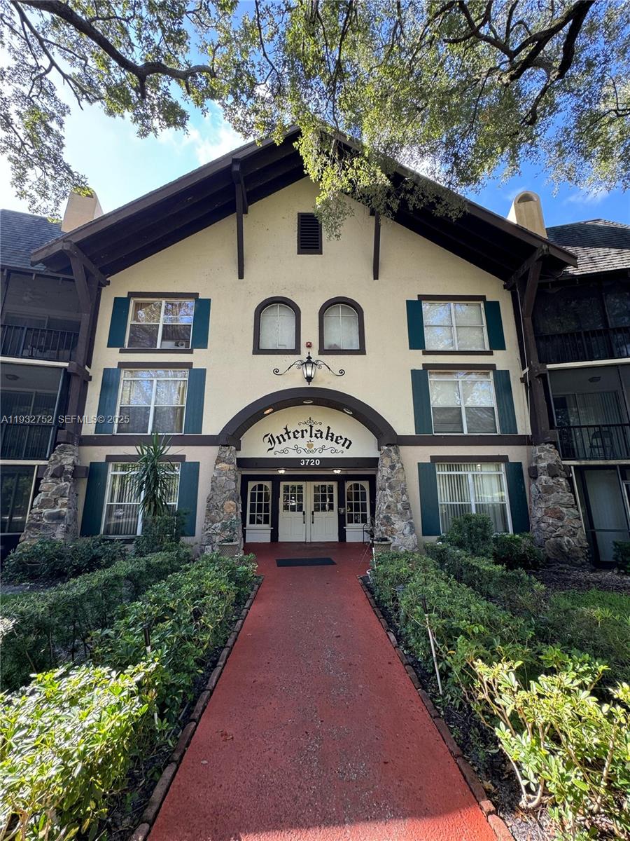 3720 Inverrary Dr #1N