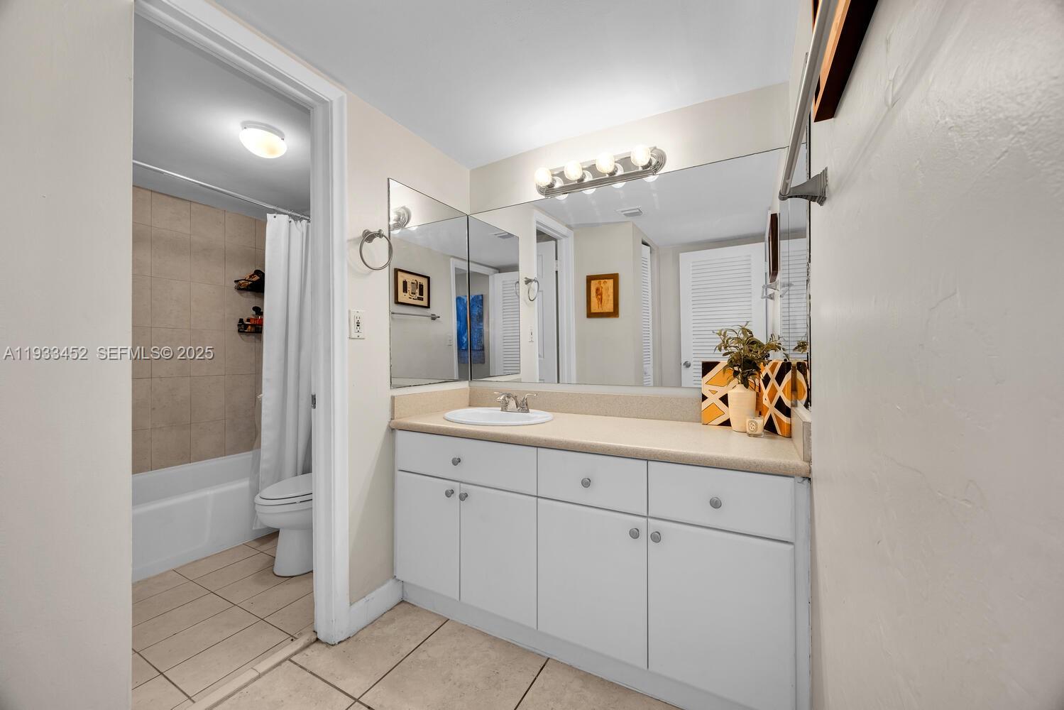 2016 Bay Dr #604 Miami Beach, FL 33141