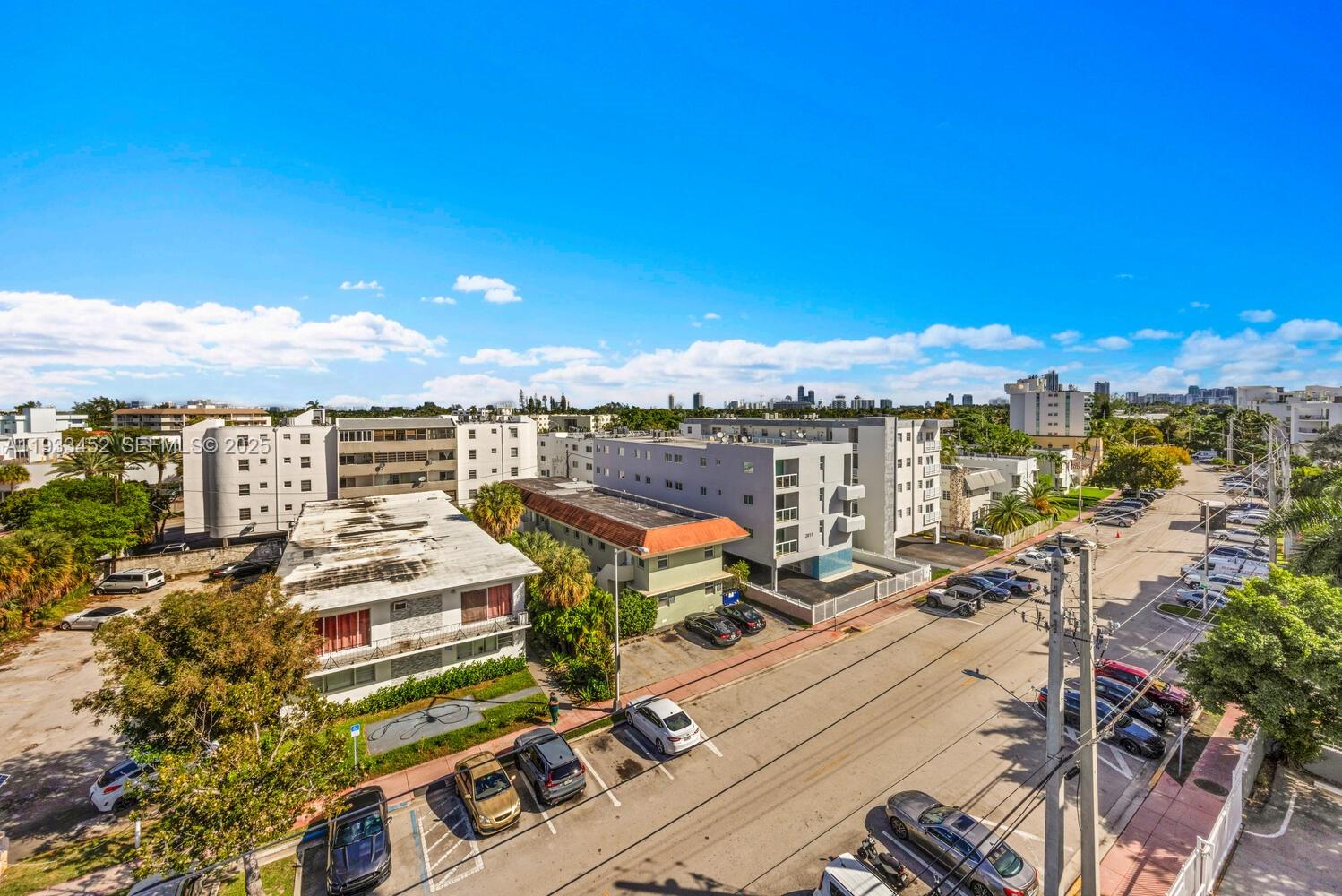 2016 Bay Dr #604 Miami Beach, FL 33141