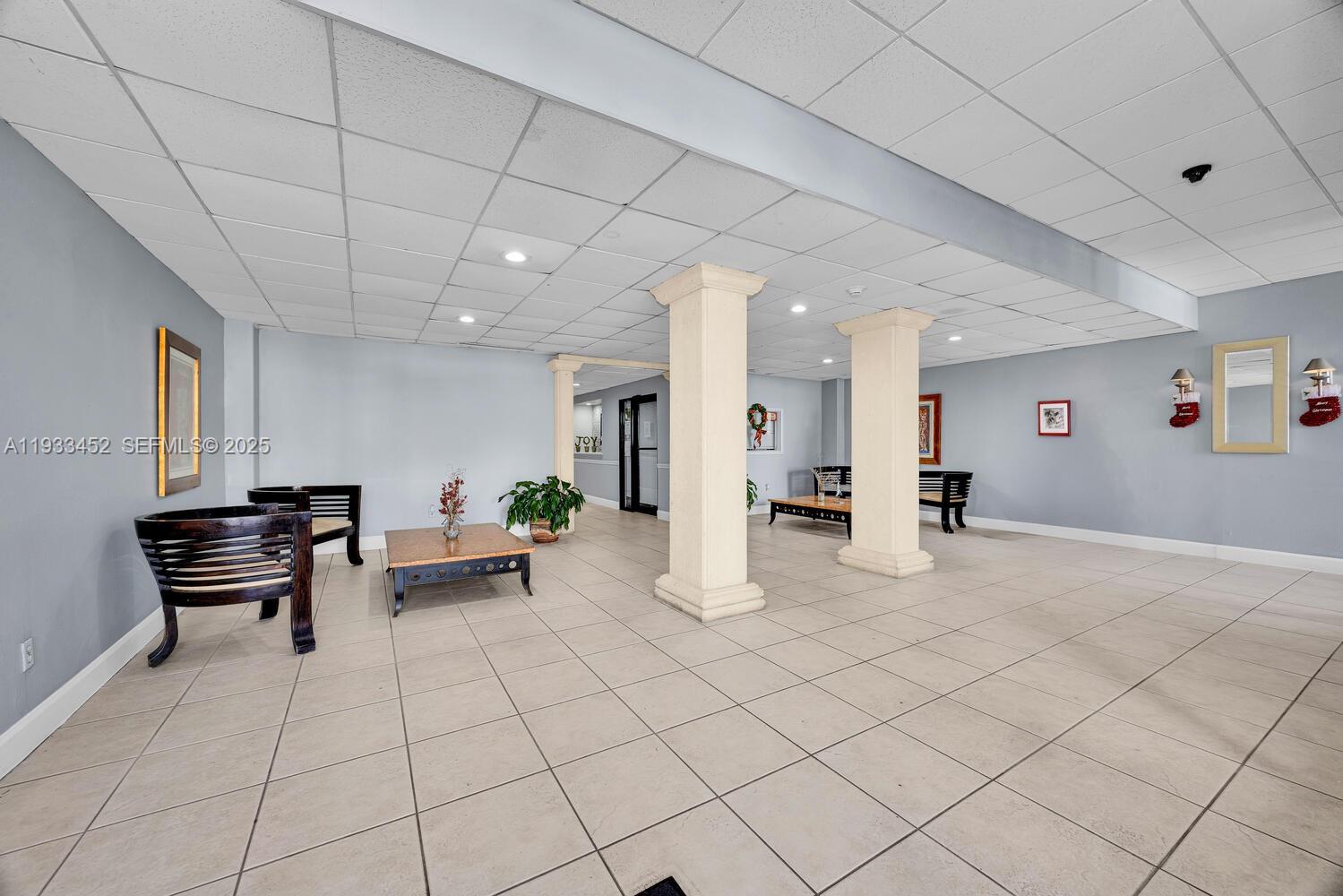 2016 Bay Dr #604 Miami Beach, FL 33141