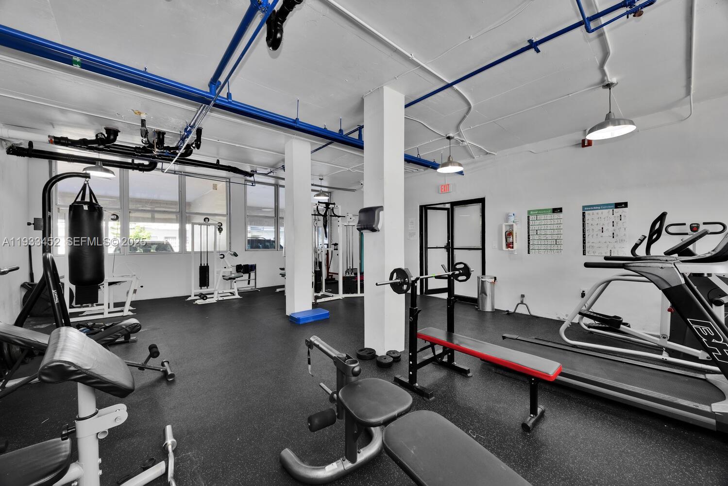 2016 Bay Dr #604 Miami Beach, FL 33141