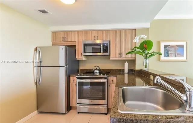 2889 Mcfarlane Rd #1906 Miami, FL 33133