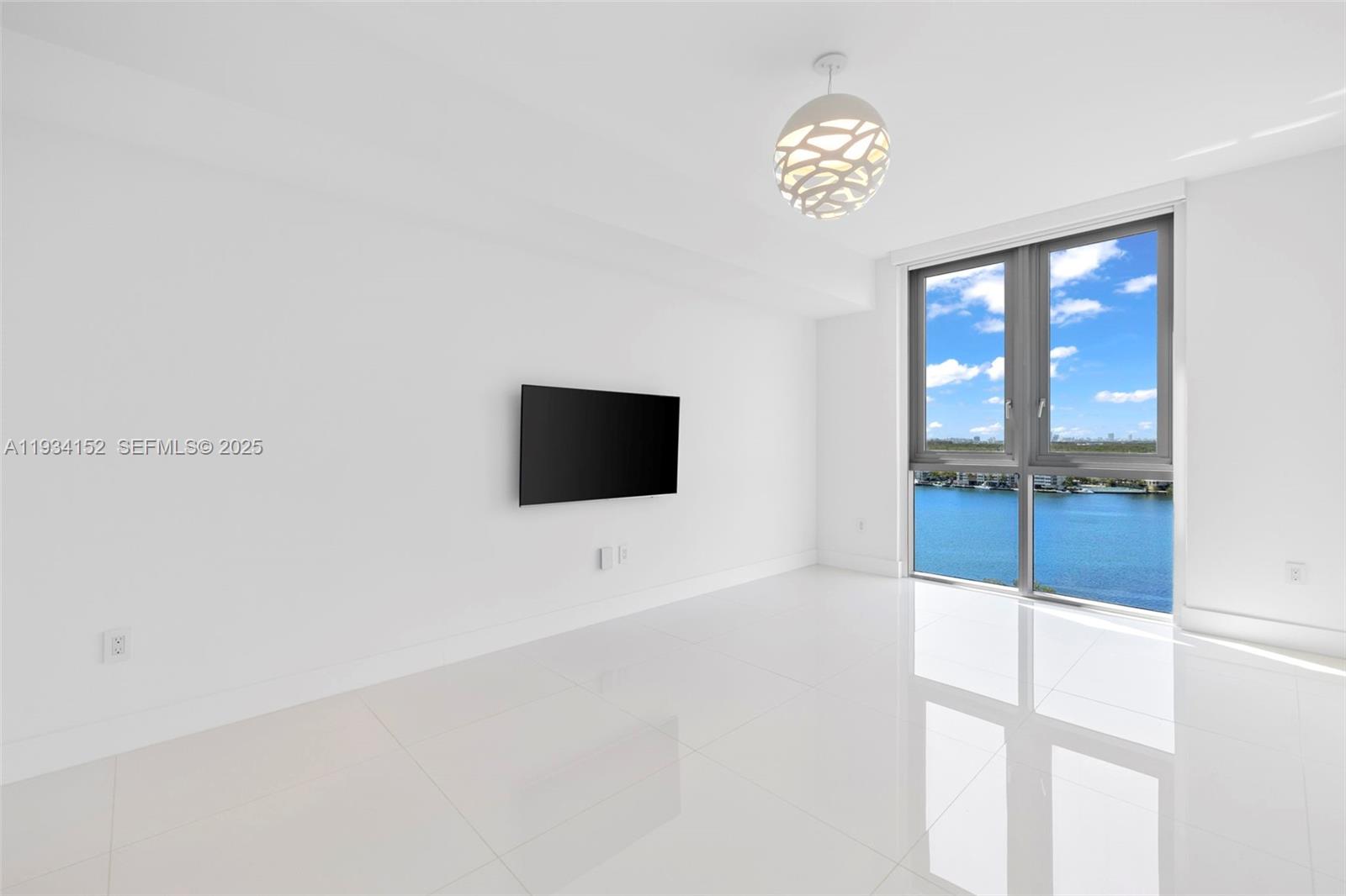 image MARINA PALMS YACHT CLUB40