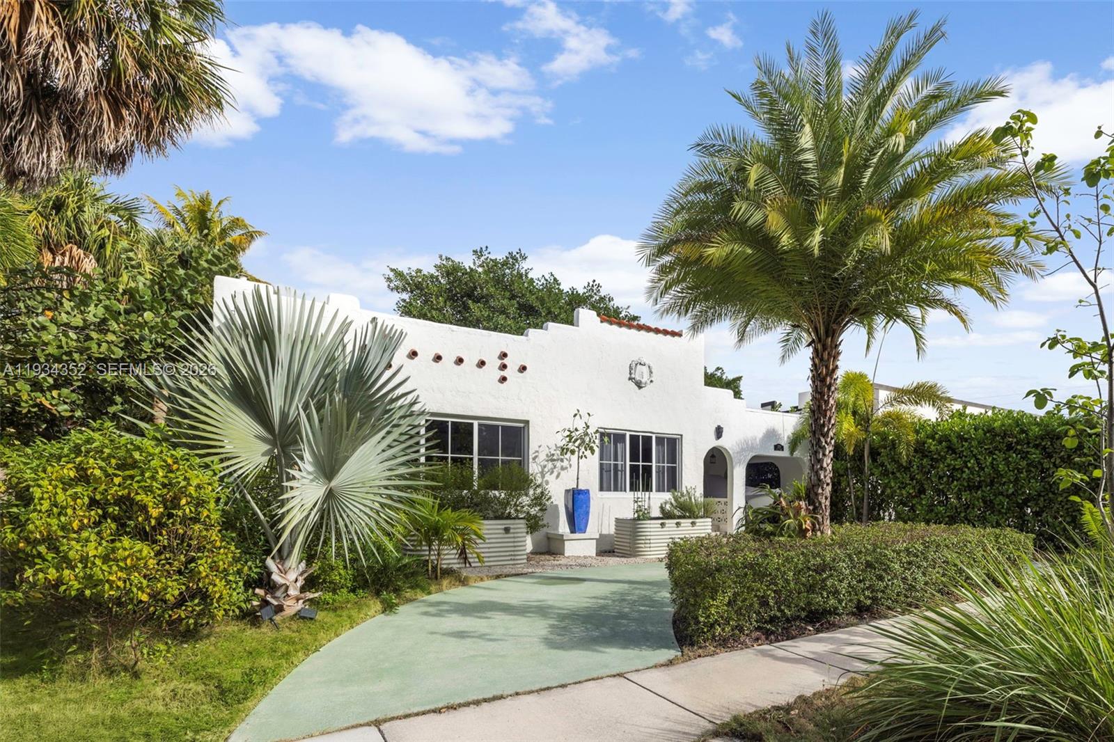 1729 SW 12th St Miami, FL 33135