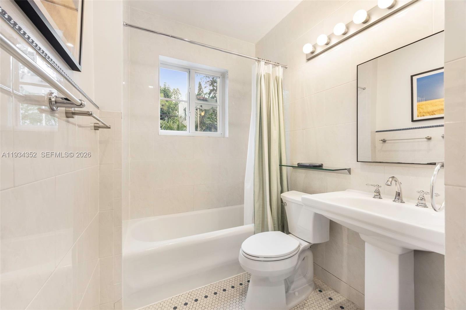 1729 SW 12th St Miami, FL 33135