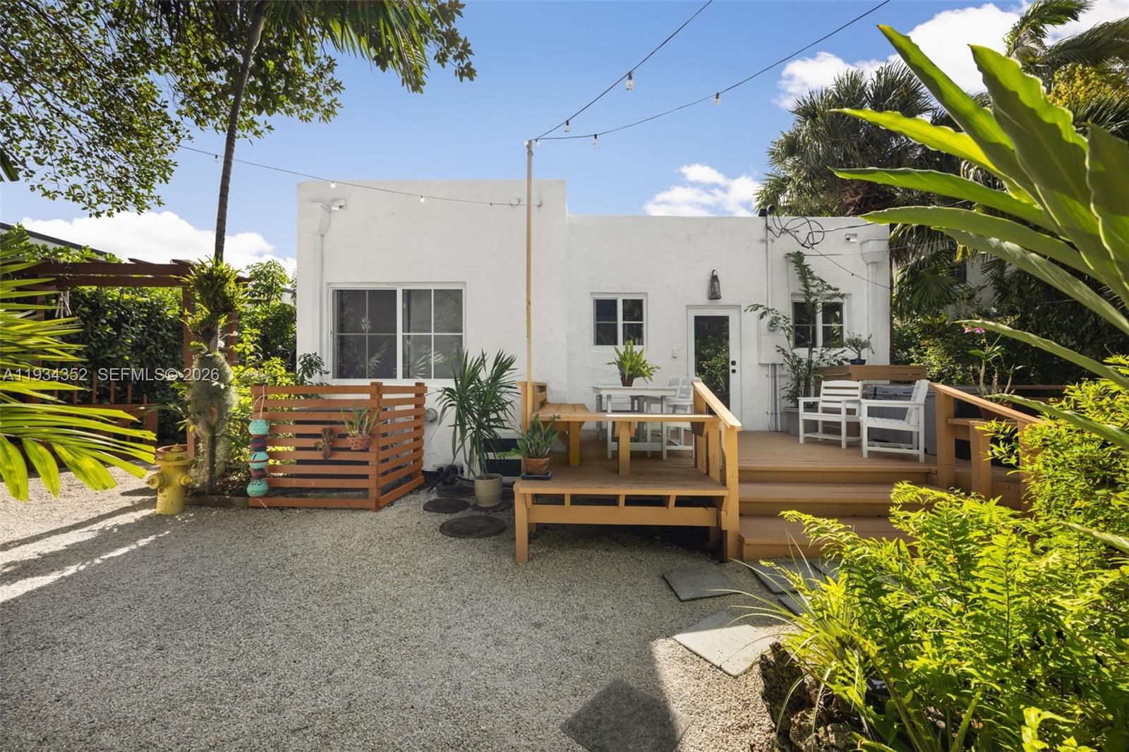 1729 SW 12th St Miami, FL 33135