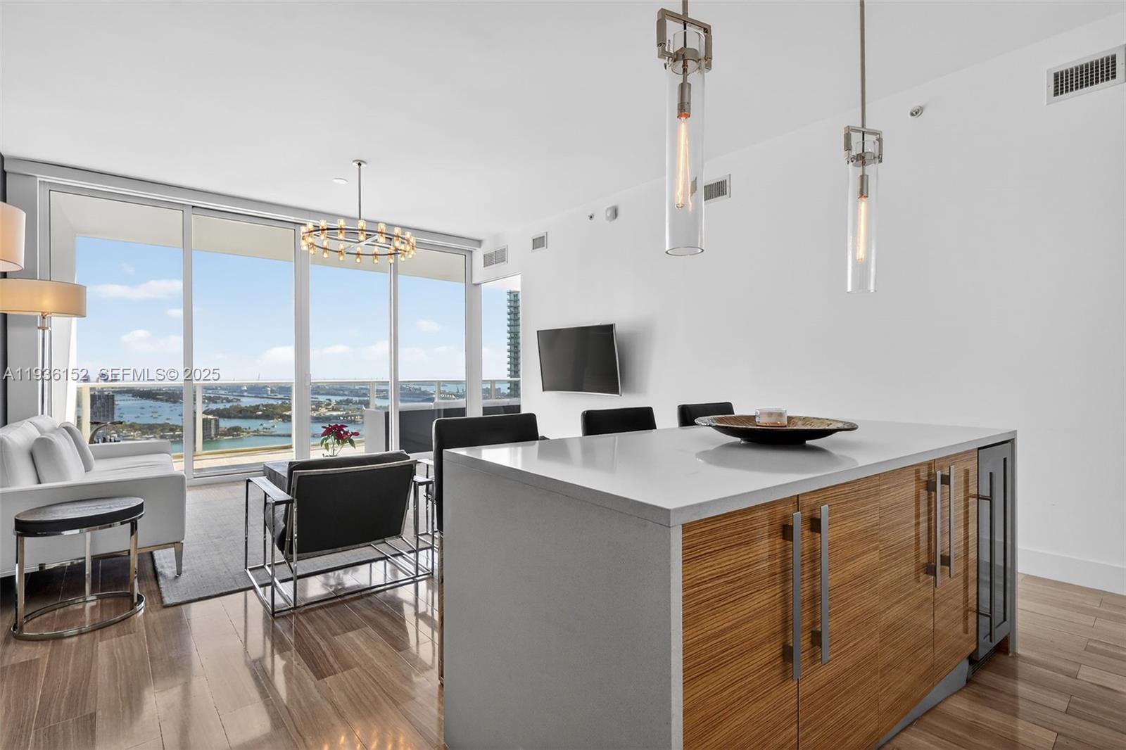 2020 N Bayshore Dr #3505