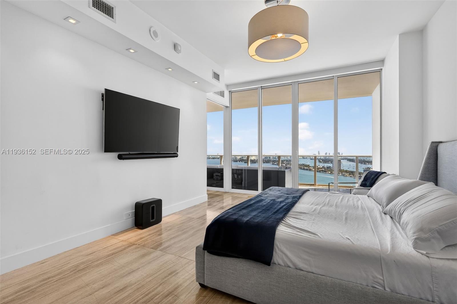 image Paramount Bay12