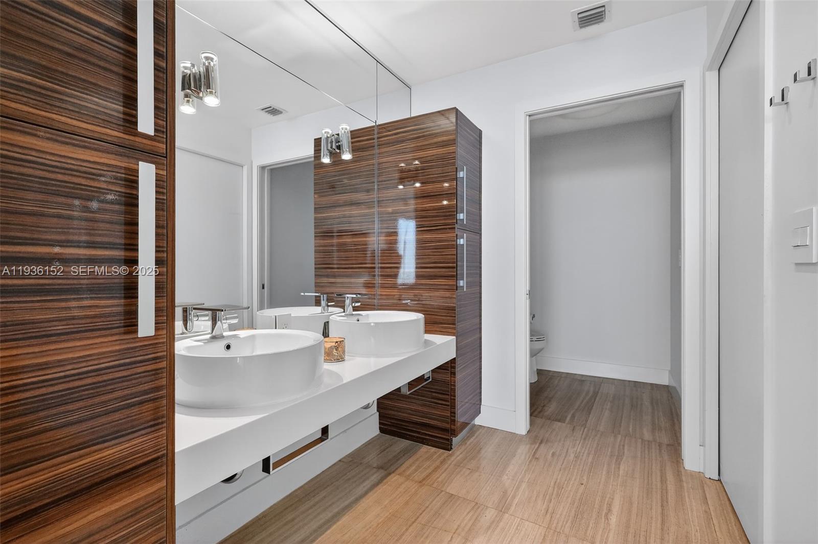 image Paramount Bay14