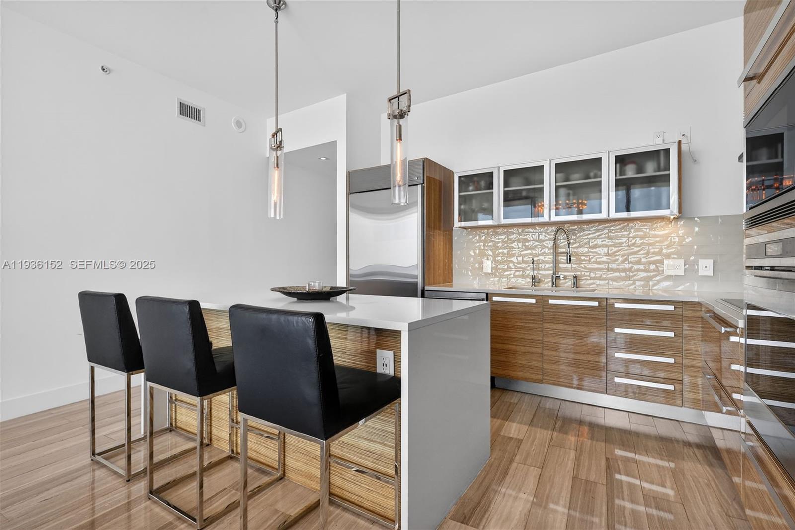 image Paramount Bay24