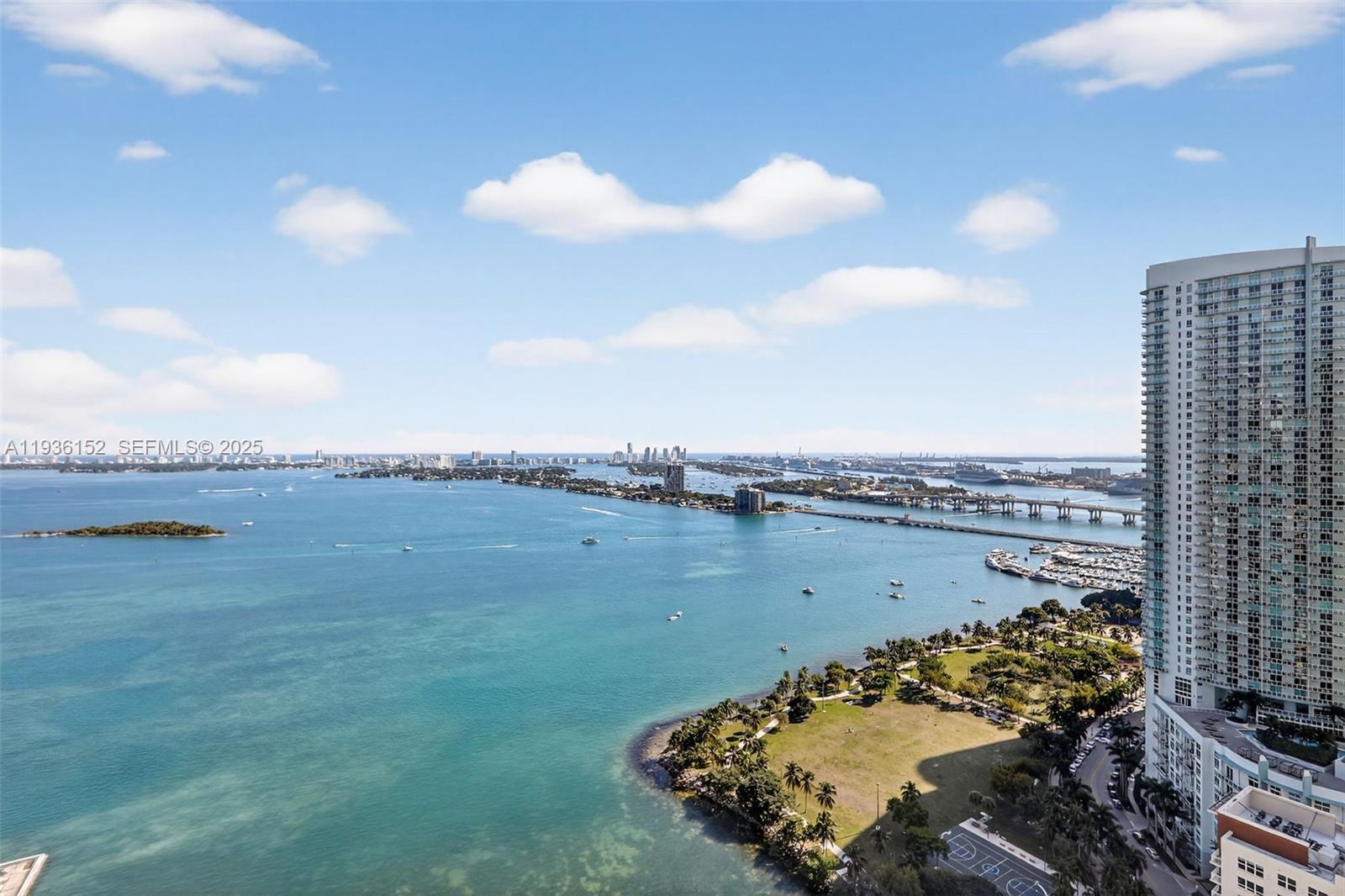 image Paramount Bay31