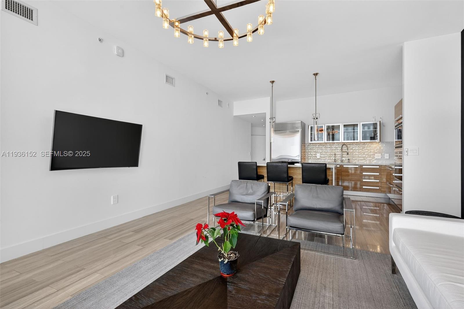 image Paramount Bay4