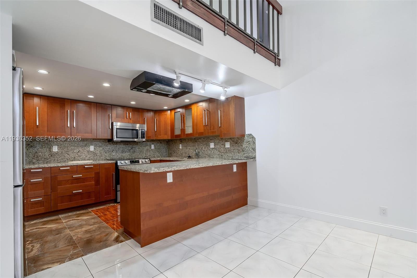 20347 W Country Clb Dr #TH15