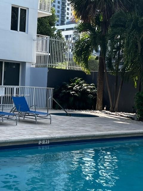 image Madison Downtown Condo28