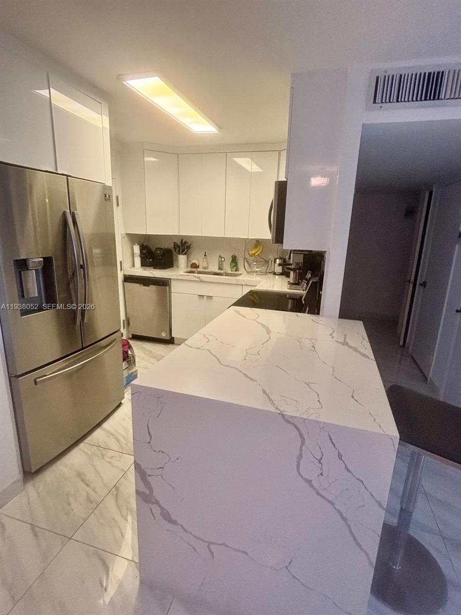 10101 E Bay Hbr Dr #309