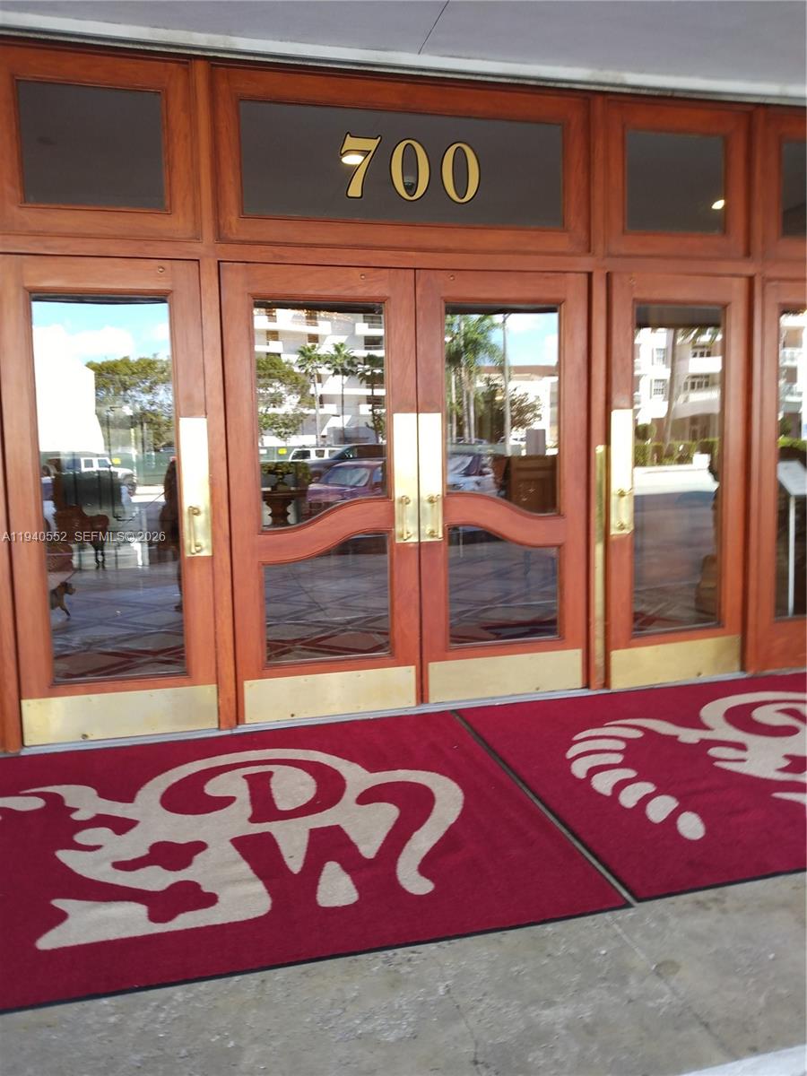 700 Biltmore Way #216