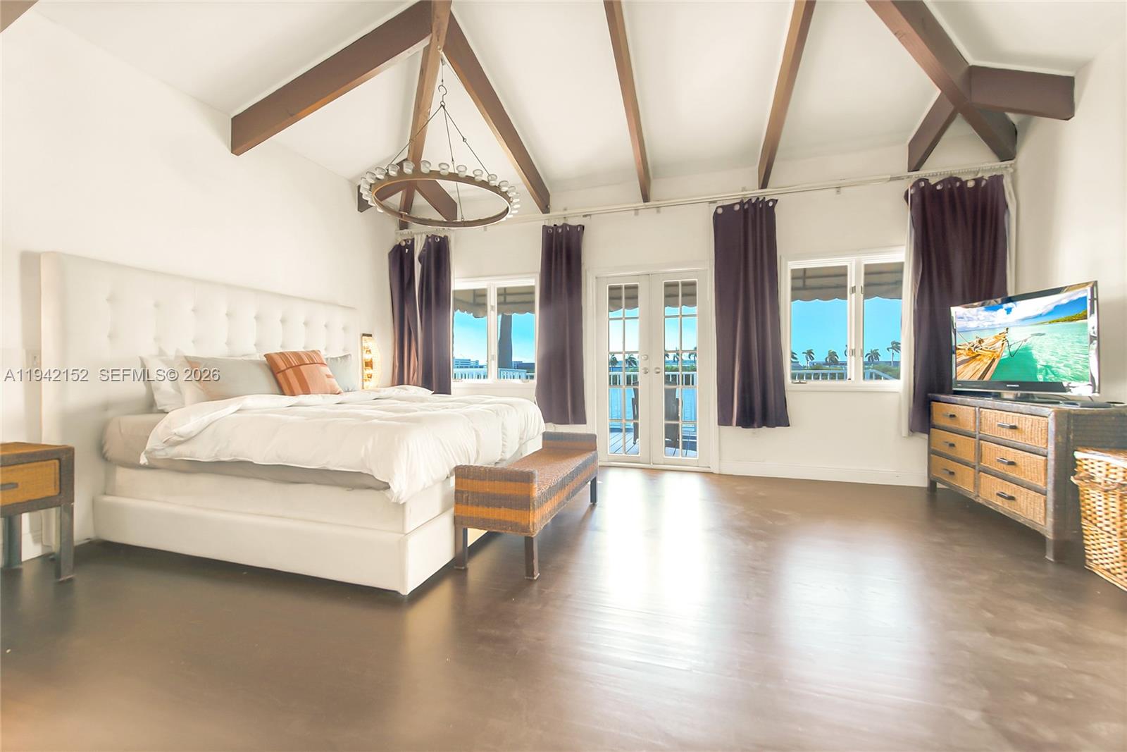 224 S Coconut Ln Miami Beach, FL 33139