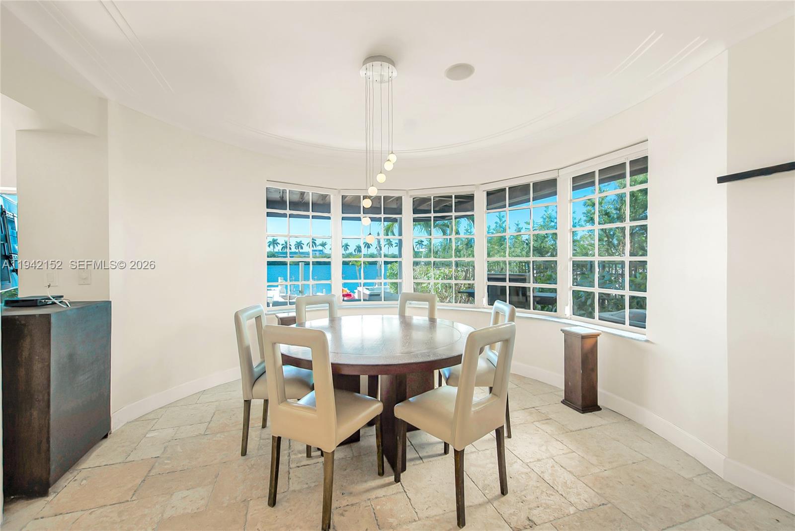224 S Coconut Ln Miami Beach, FL 33139