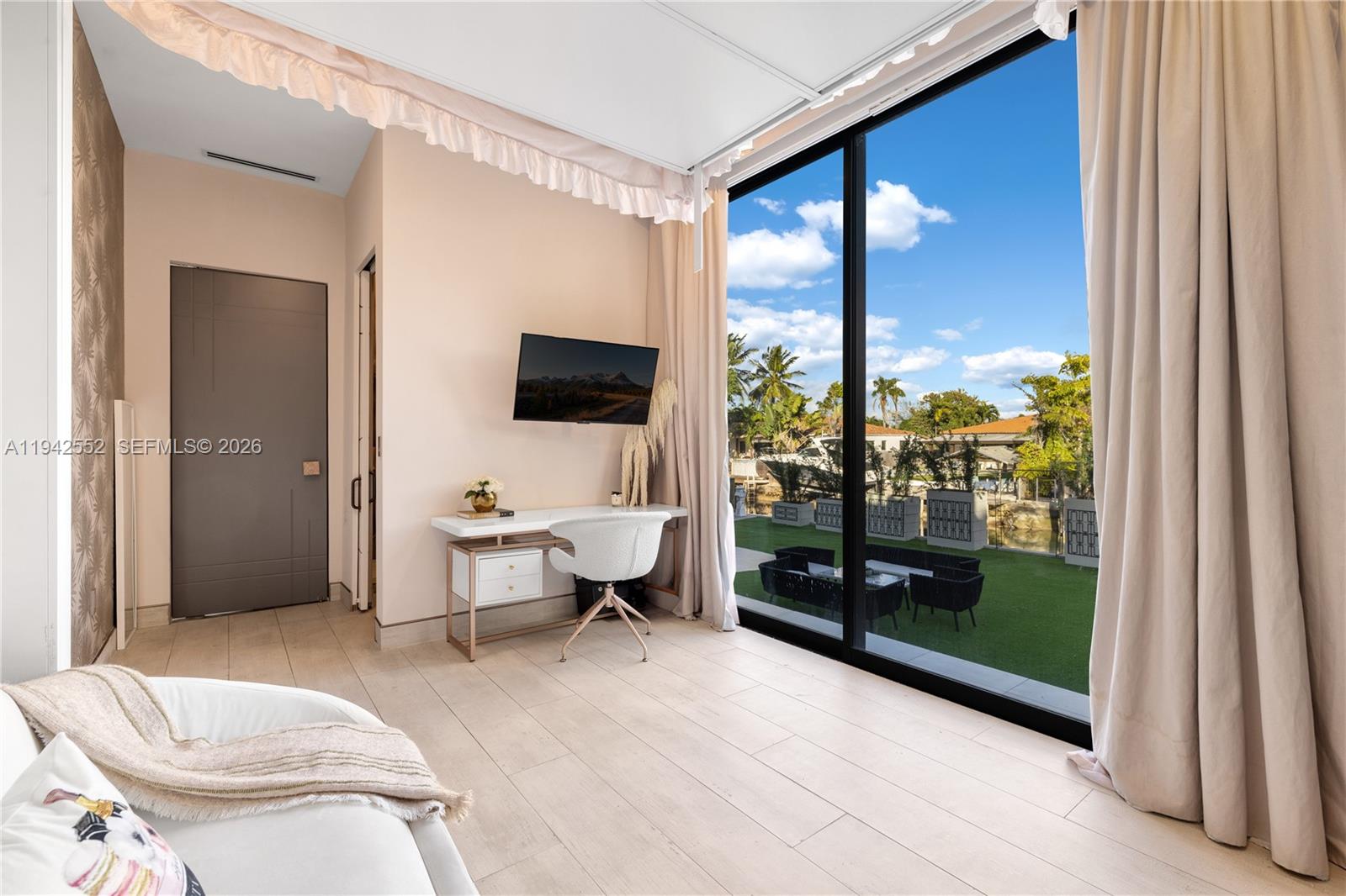 8005 Noremac Ave Miami Beach, FL 33141