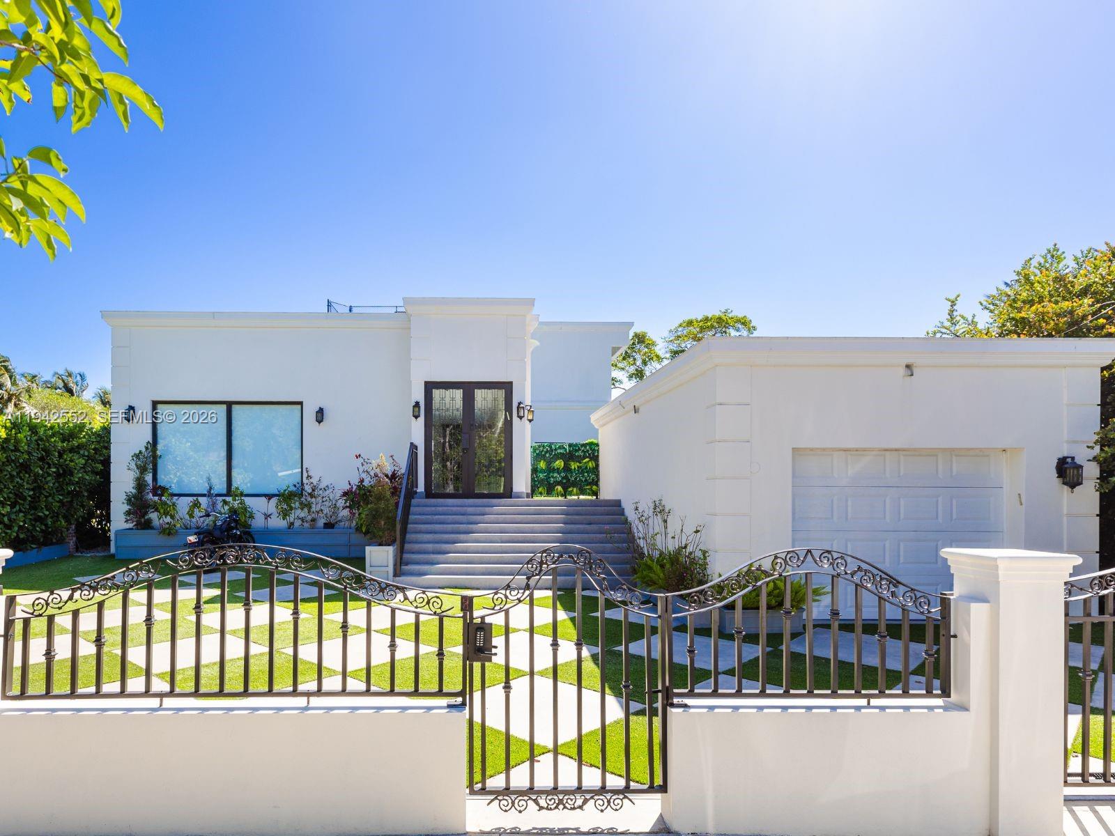 8005 Noremac Ave Miami Beach, FL 33141