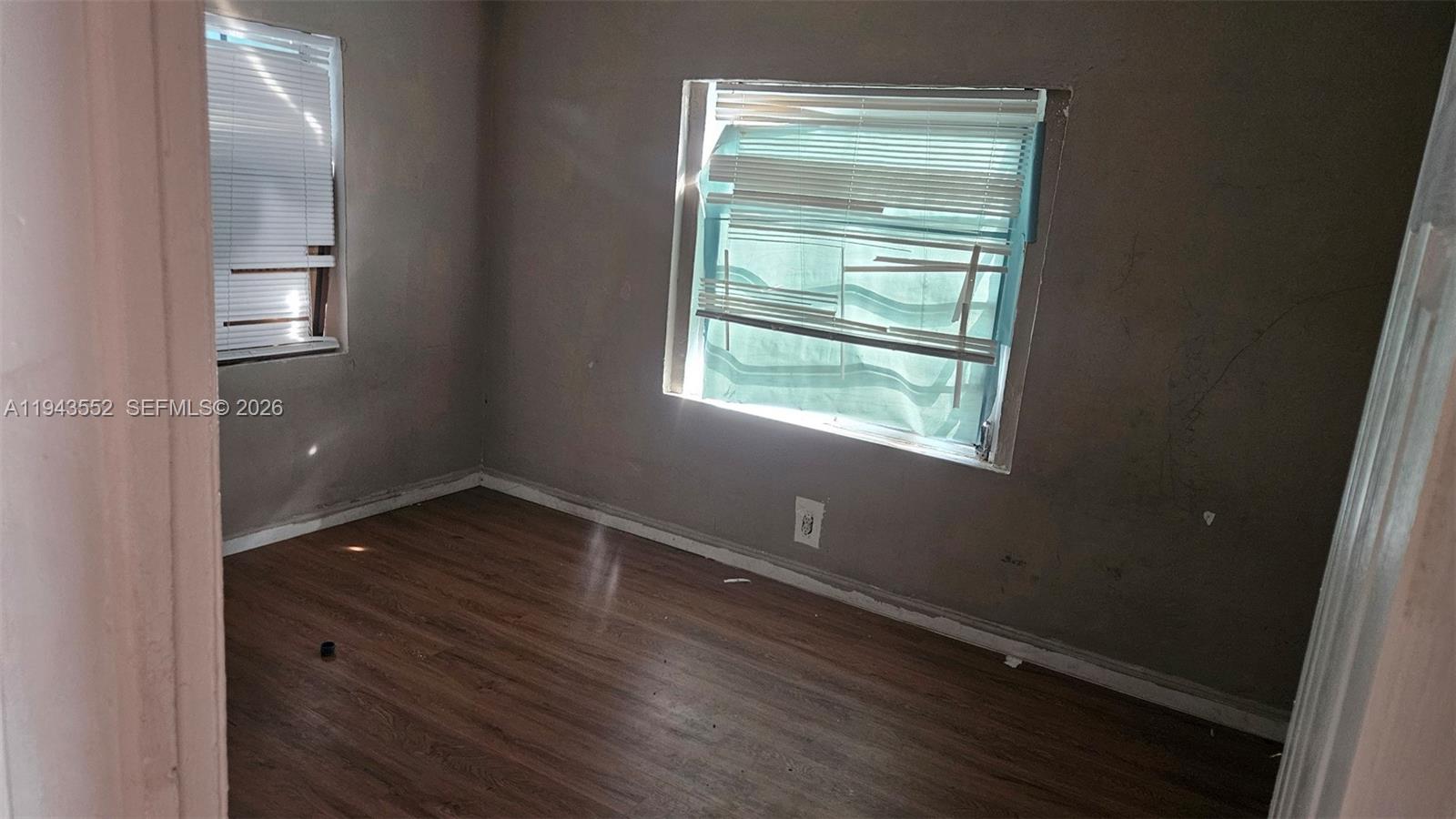 742 SW 10th St Miami, FL 33130