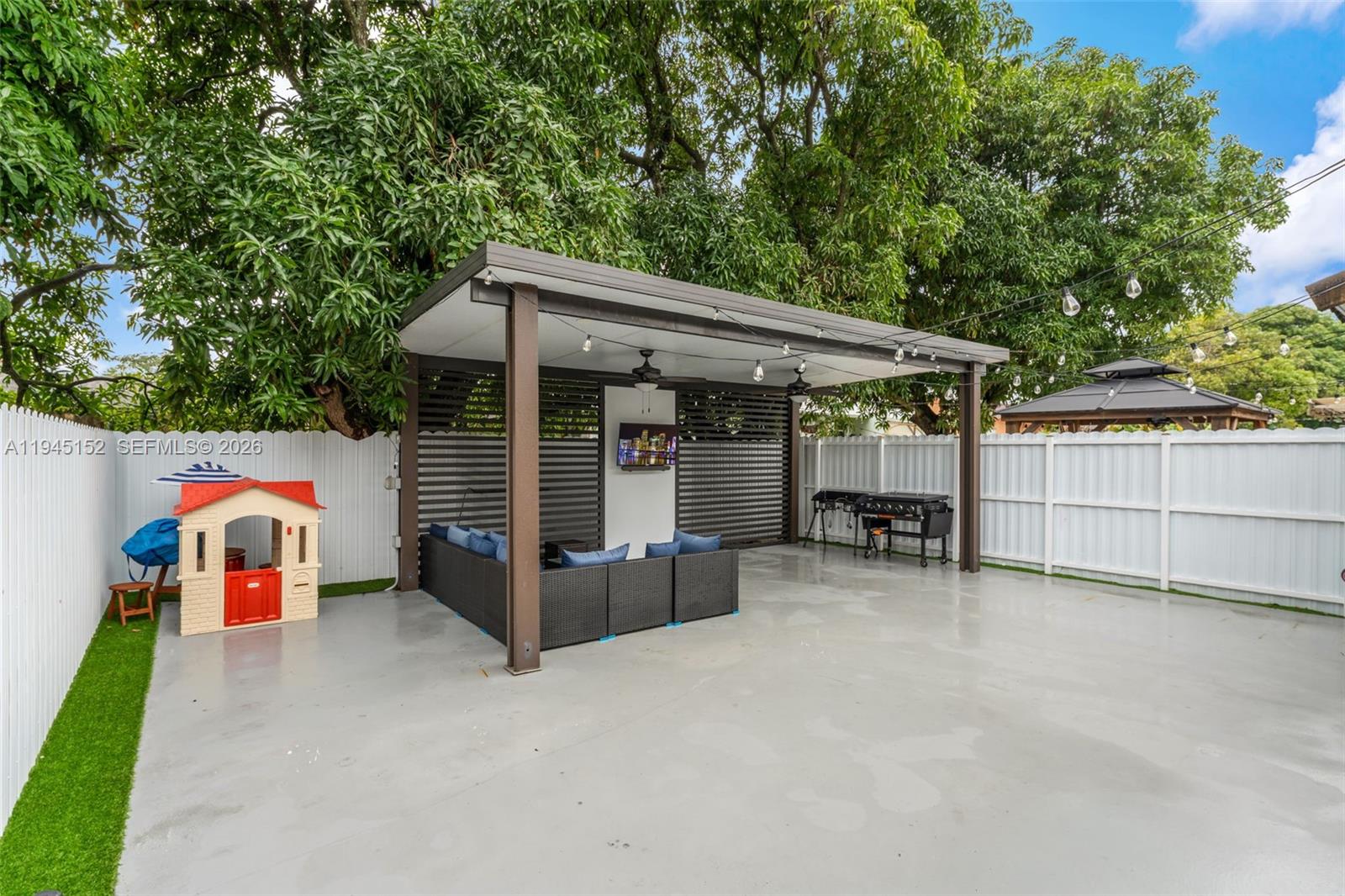 20512 SW 93rd Ave Cutler Bay, FL 33189