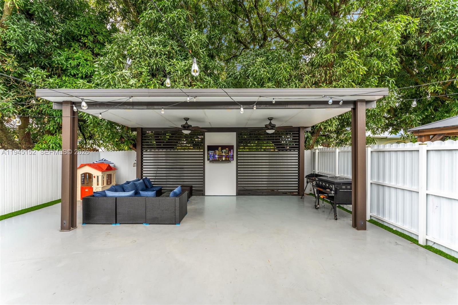 20512 SW 93rd Ave Cutler Bay, FL 33189