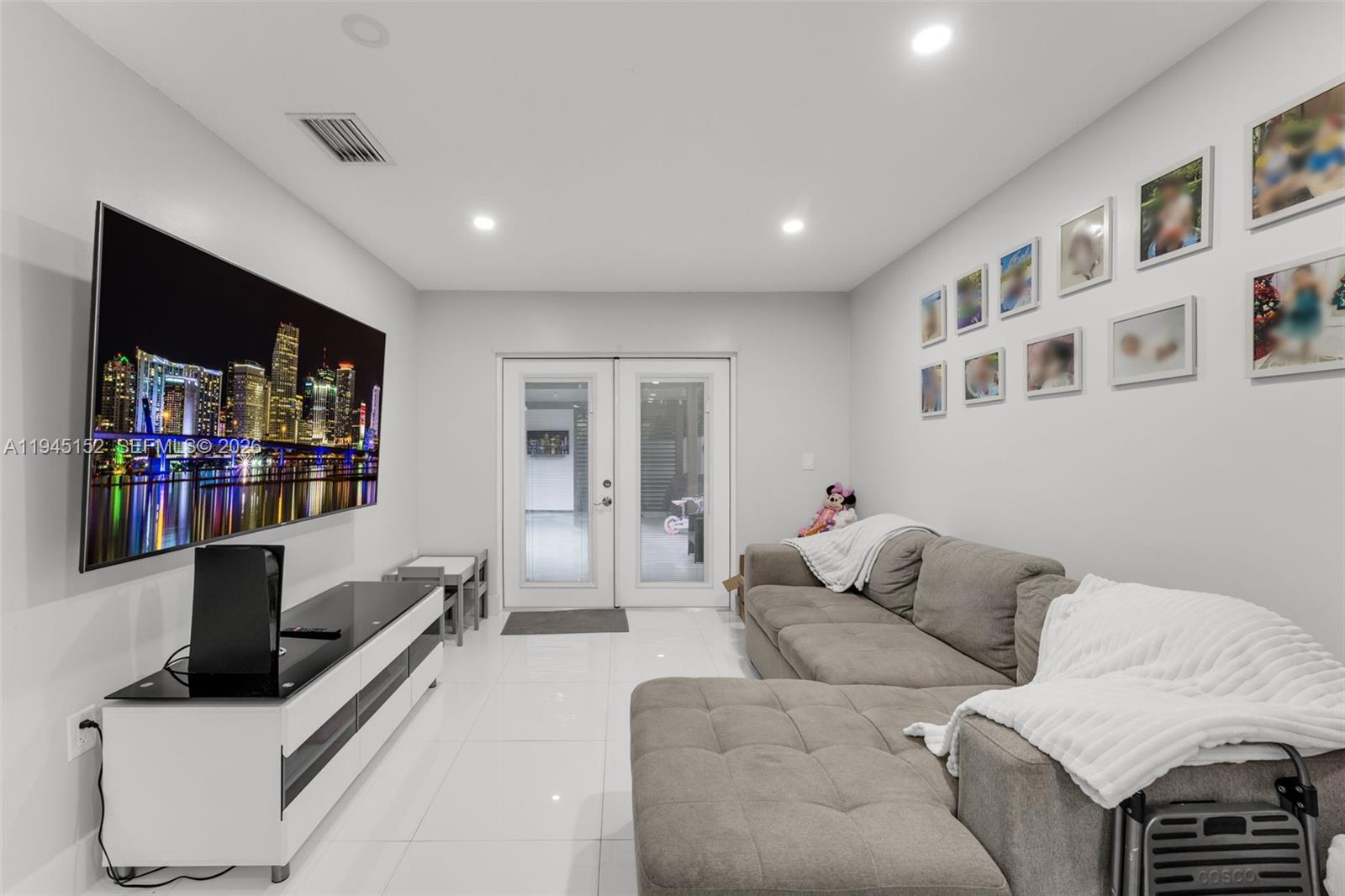 20512 SW 93rd Ave Cutler Bay, FL 33189