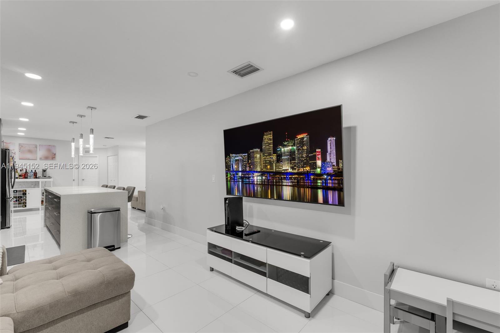 20512 SW 93rd Ave Cutler Bay, FL 33189