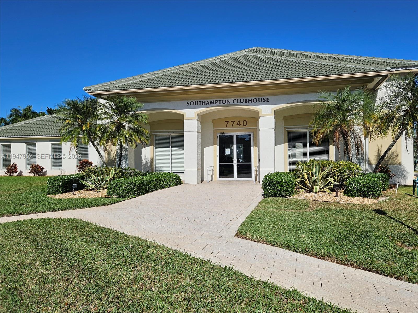 7715 Southampton Ter #201E Tamarac, FL 33321