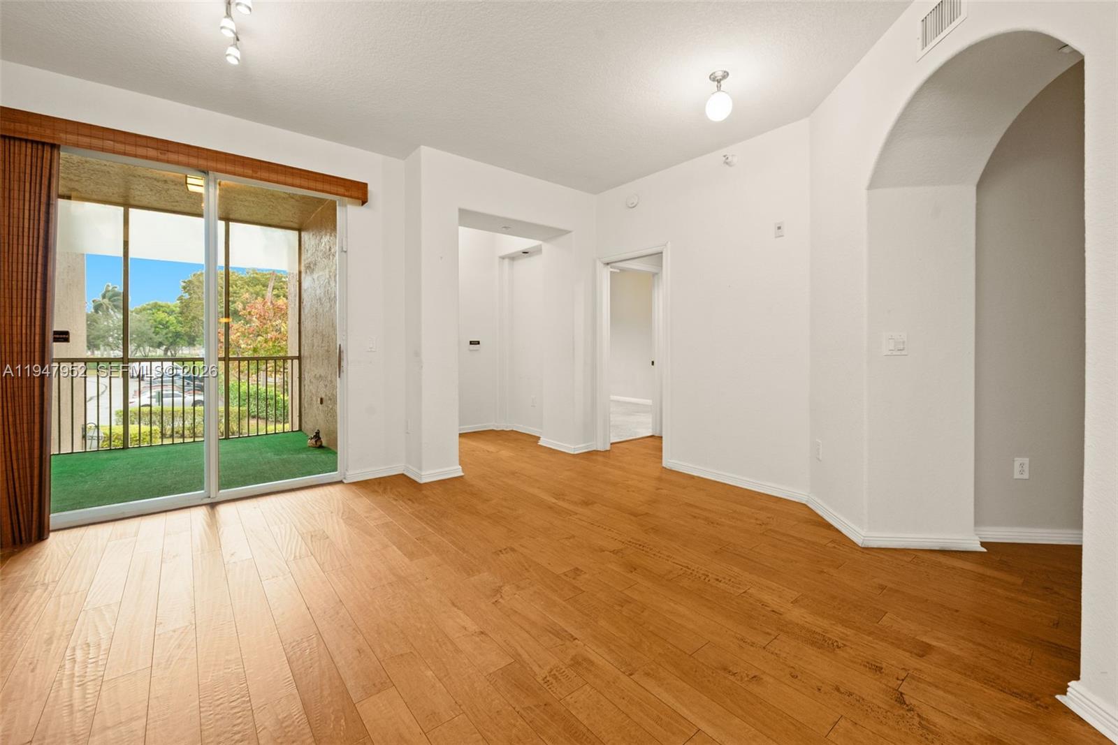 7715 Southampton Ter #201E Tamarac, FL 33321