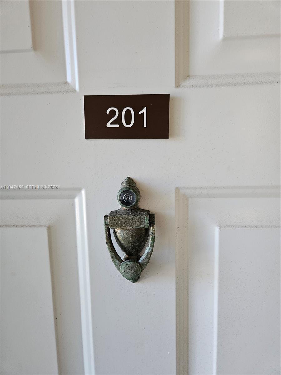 7715 Southampton Ter #201E Tamarac, FL 33321