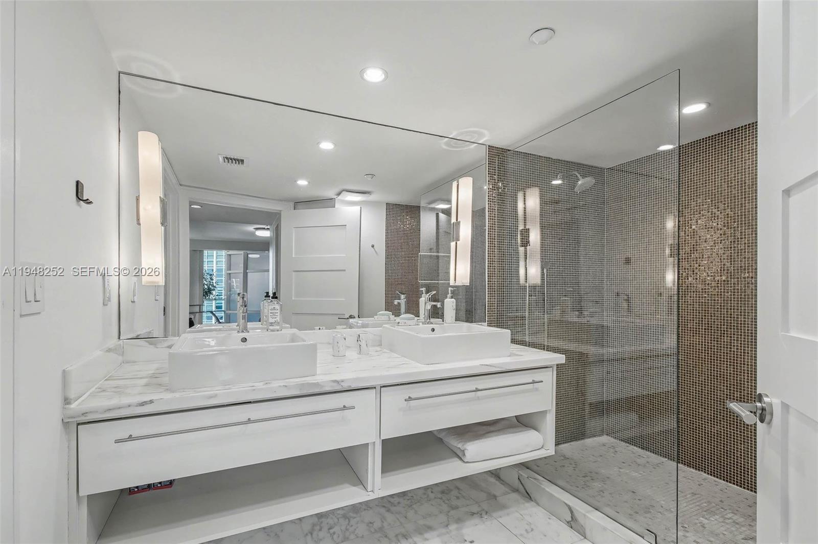 5025 Collins Ave #903 Miami Beach, FL 33140