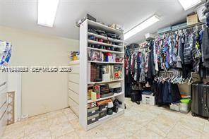 21321 NE 25th Ct Miami, FL 33180