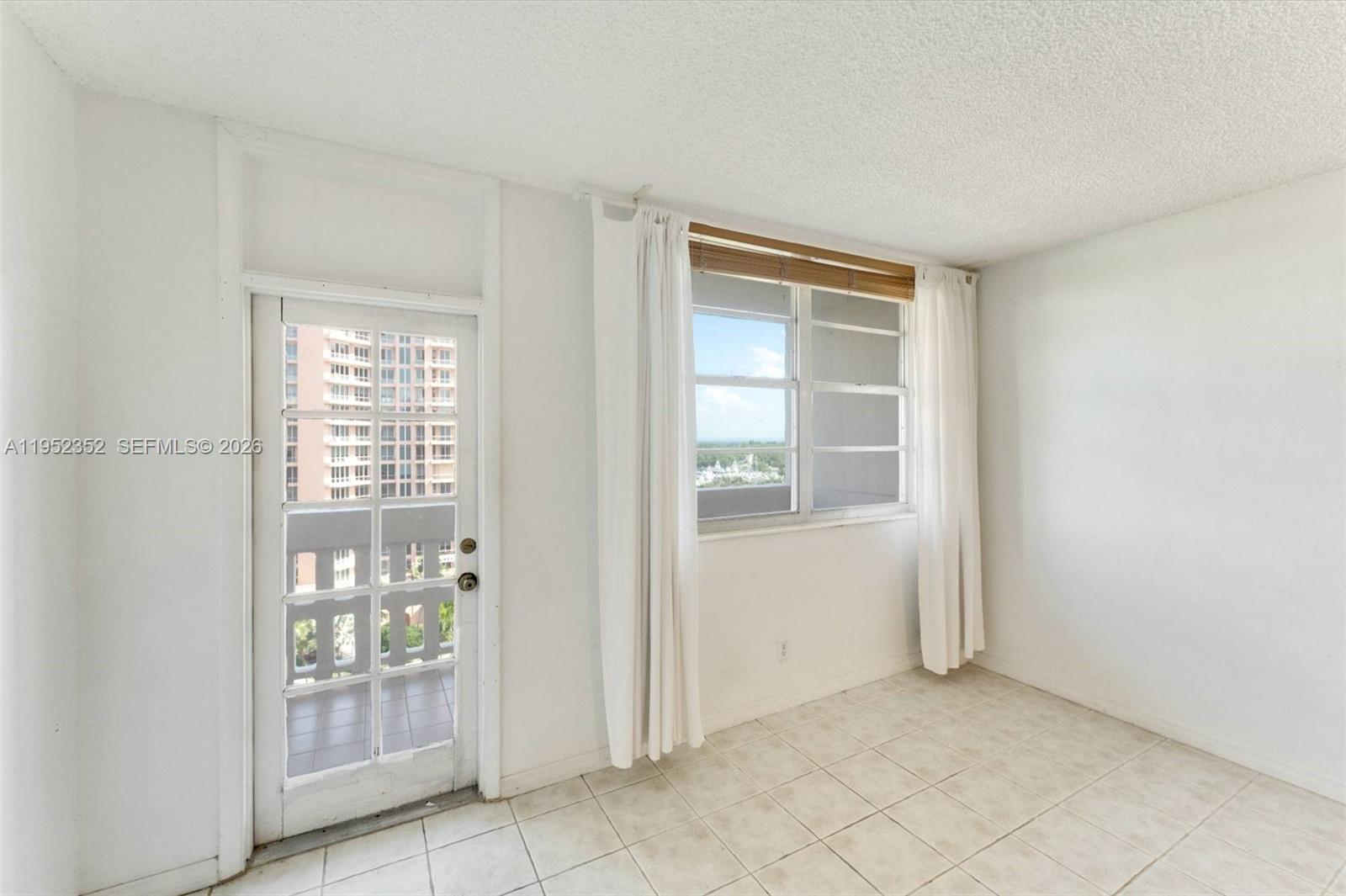 90 Edgewater Dr #1120 Coral Gables, FL 33133